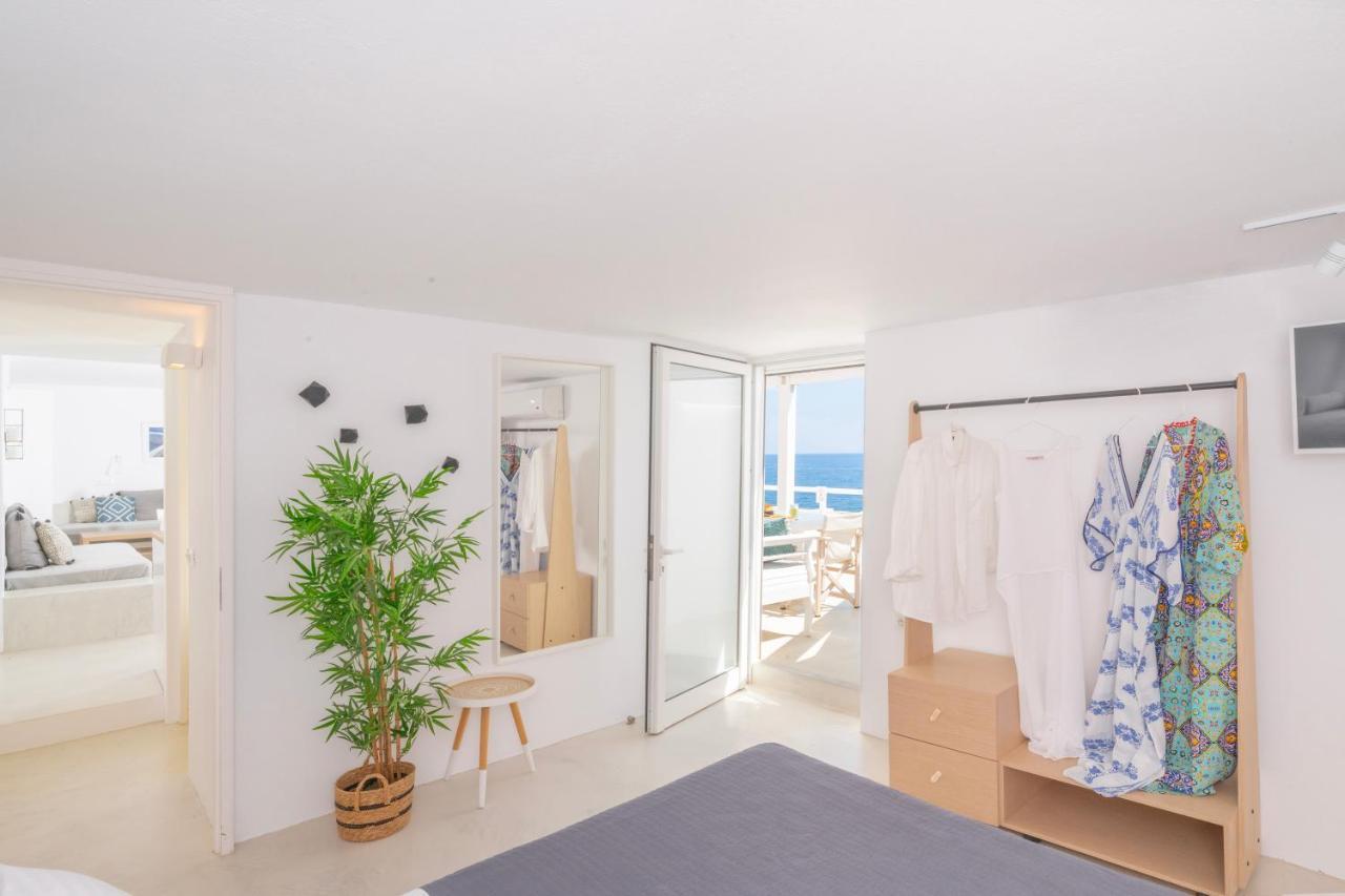 Infinite Blue Luxury Suites Fira  Exterior photo